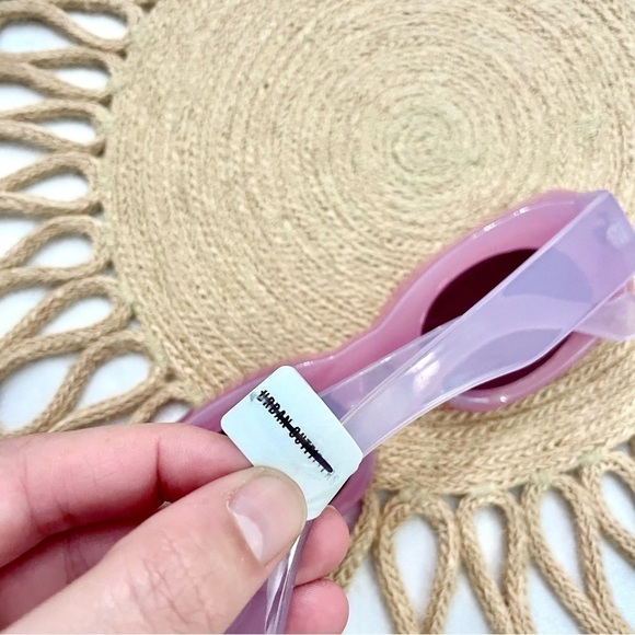 NWT Urban Outfitters Purple/Pink Retro Rectangular Sunglasses - Picture 4 of 5